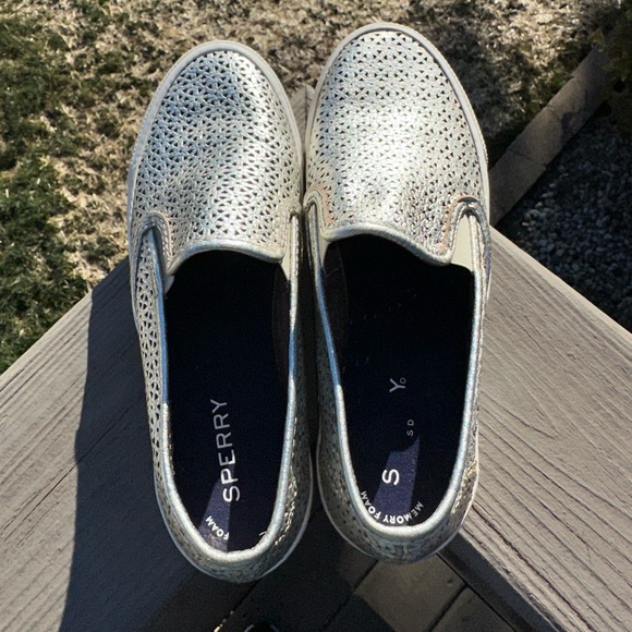 Sperry - Women's Seaside Perforated Slip-On Sneakers. Silver - Picture 4 of 11